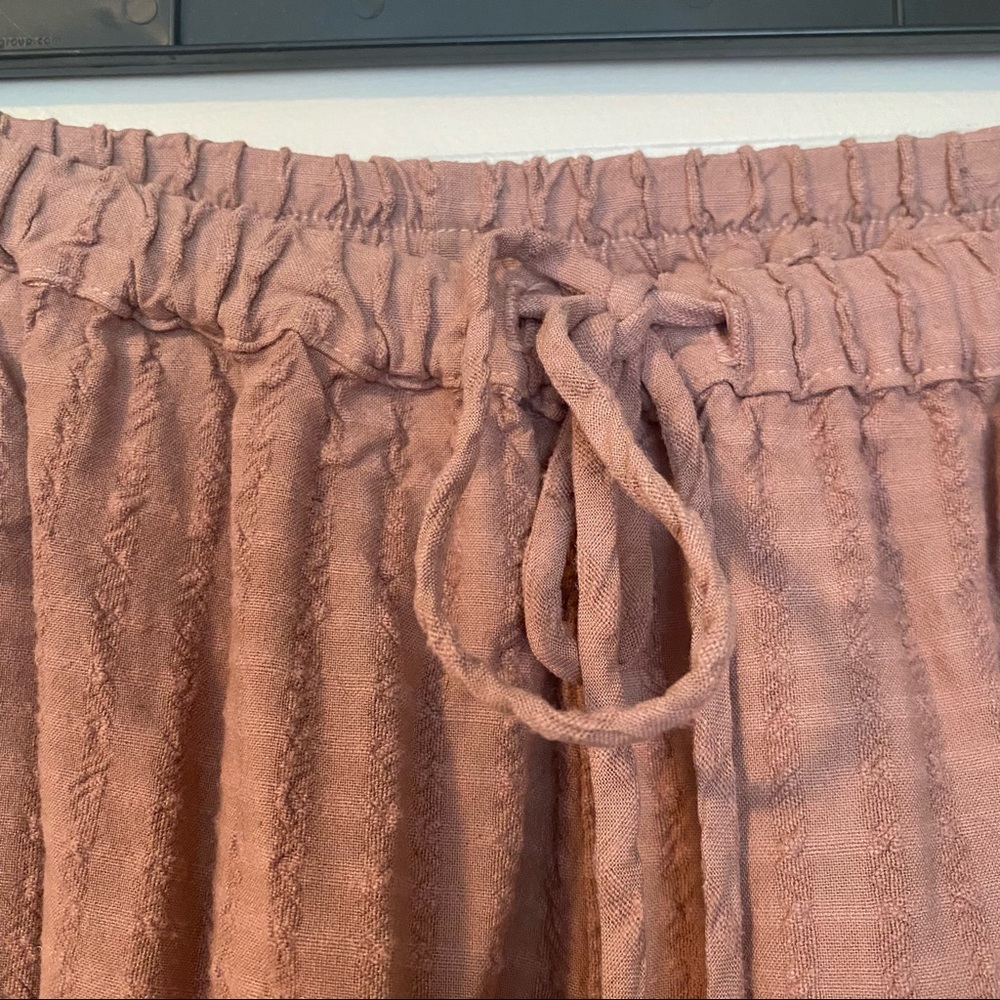 Pink Textured Pants - Picture 4 of 5